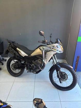 HONDA XRE 300 SAHARA HONDA XRE 300 SAHARA